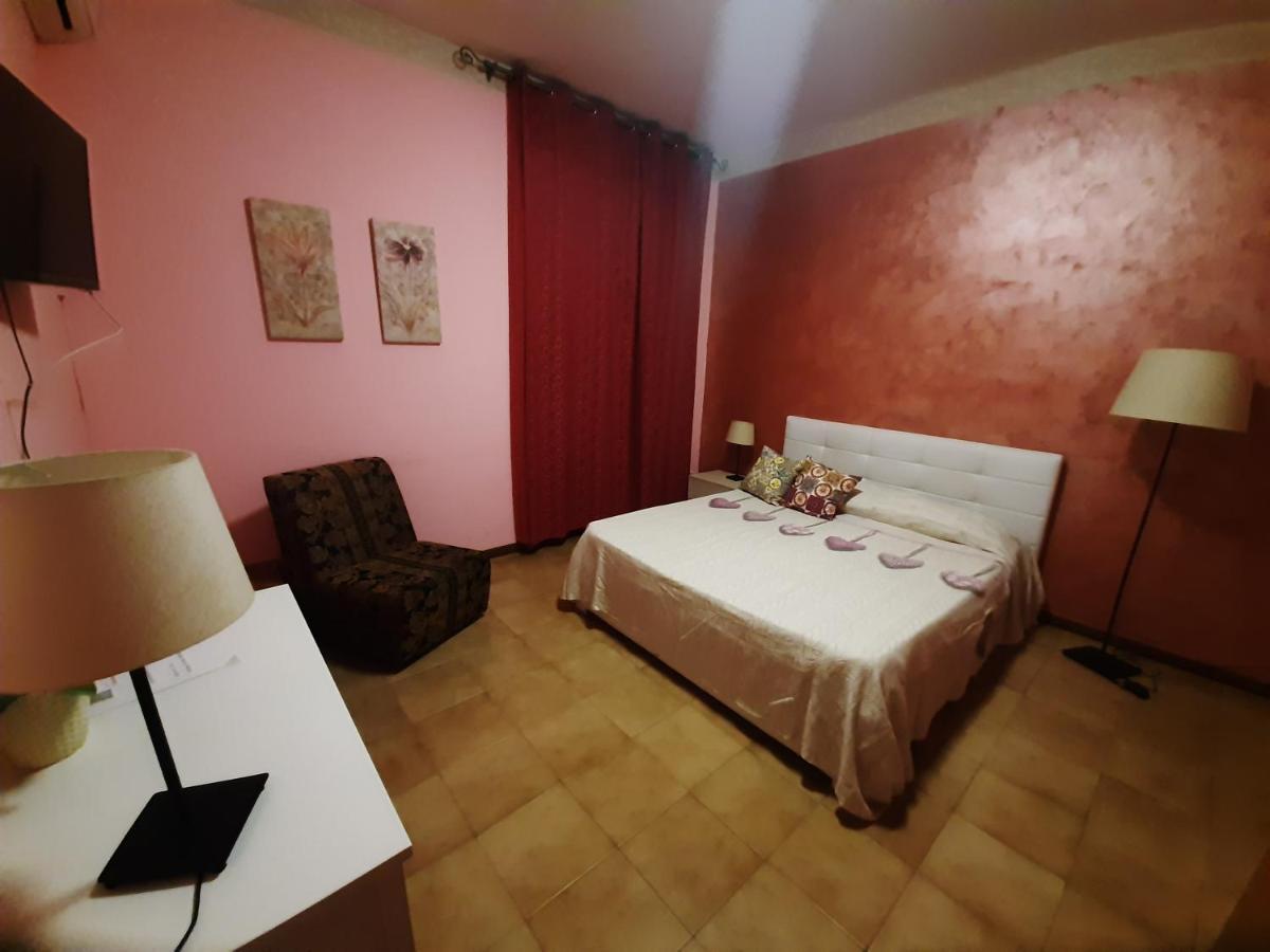 Bed and Breakfast San Nicolo House Aci Catena Exterior foto