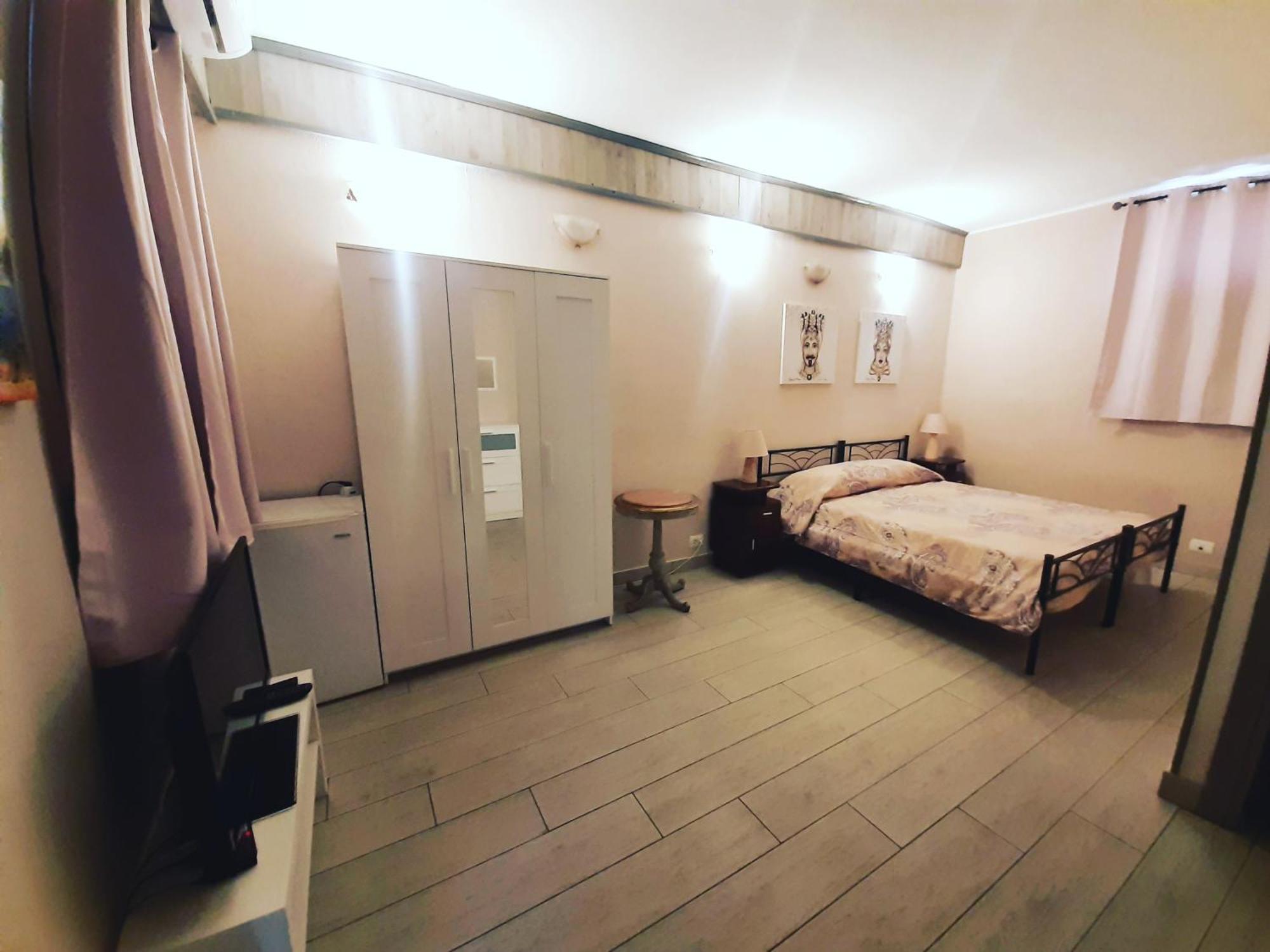 Bed and Breakfast San Nicolo House Aci Catena Exterior foto